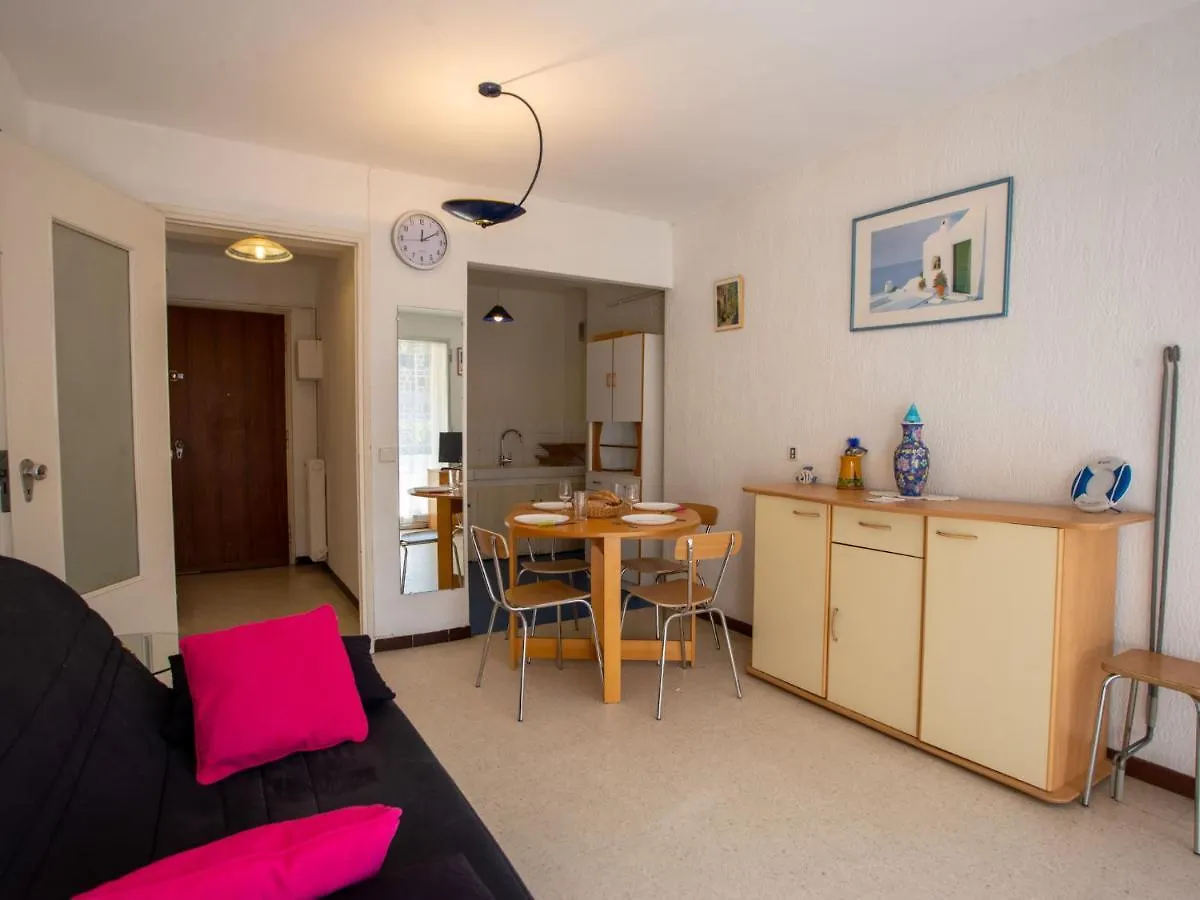 Apartment Les Iris By Interhome Le Lavandou