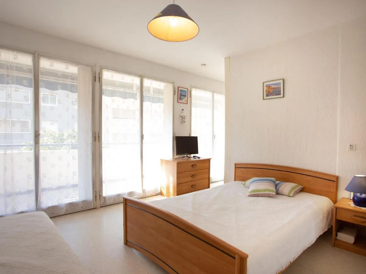 Apartment Les Iris By Interhome Le Lavandou
