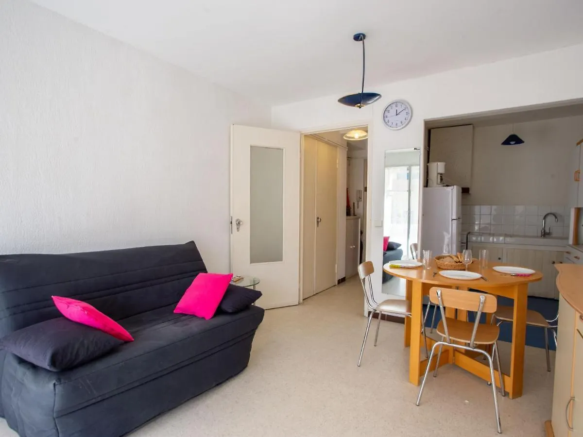 Apartment Les Iris By Interhome Le Lavandou