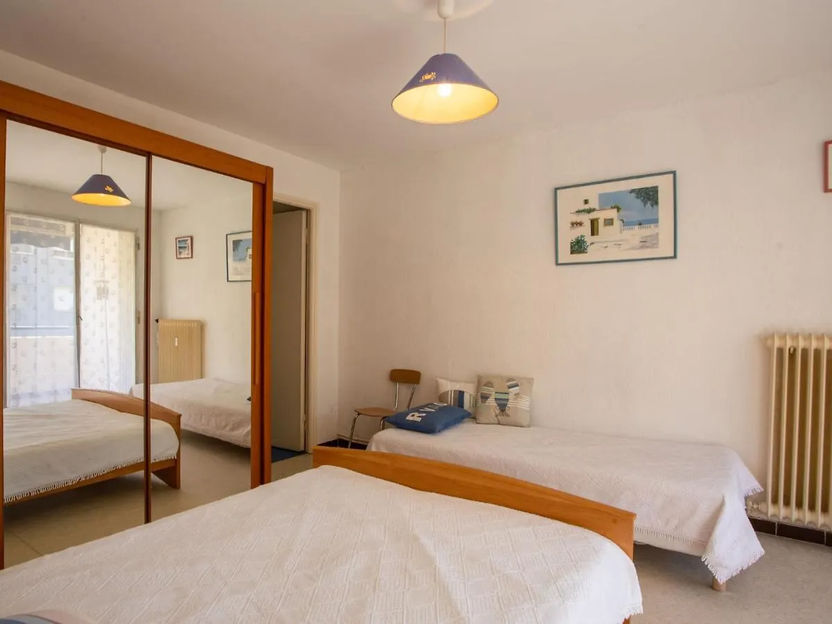 Apartment Les Iris By Interhome Le Lavandou